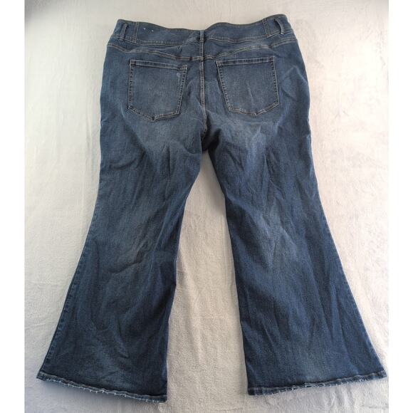 Lane Bryant Stretch Flare Jeans Women's Size 28 Medium Wash - Picture 9 of 10